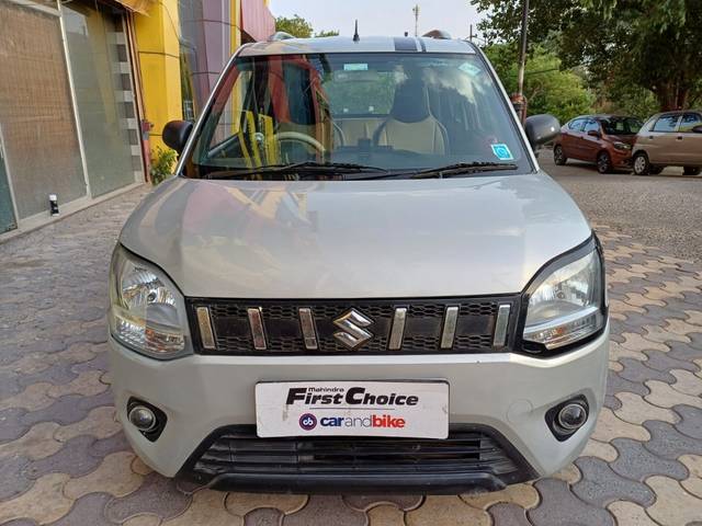 https://images10.gaadi.com/usedcar_image/4517024/original/e905f1ae83d8b7e92651cfdd5d9592b0.jpg?imwidth=6402