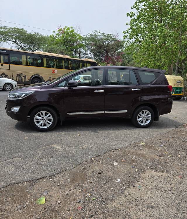 https://images10.gaadi.com/usedcar_image/4517045/original/2bcc2584d656b2140f9d078a0c739112.jpg?imwidth=6402