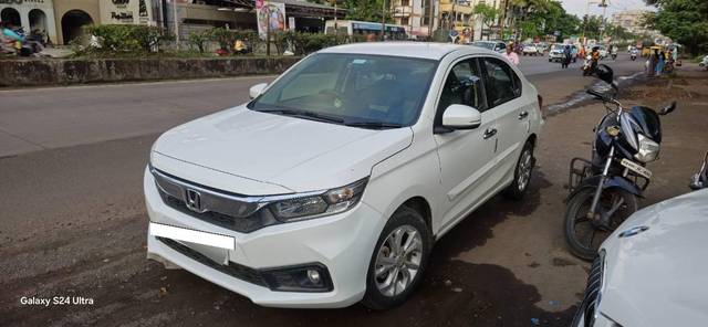 https://images10.gaadi.com/usedcar_image/4517046/original/processed_37bf9f92-6181-49fc-9bd7-1b1f13f49bed.jpg?imwidth=6401