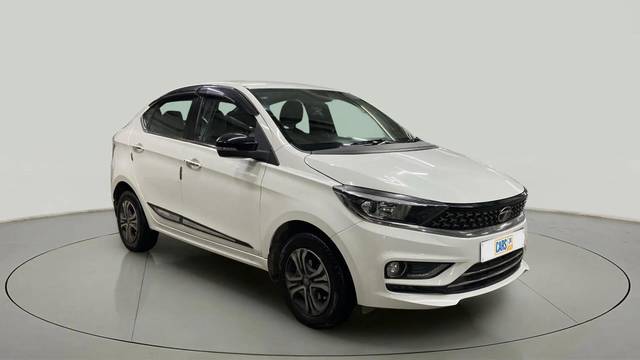 https://images10.gaadi.com/usedcar_image/4517048/original/420126e30fc92e5284dbd84c7f797343.jpg?imwidth=6400