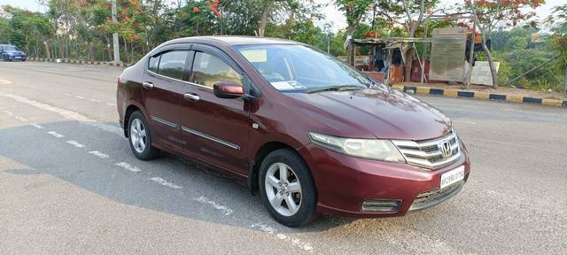 https://images10.gaadi.com/usedcar_image/4517056/original/e80ec625080d2e92bd20758277fc8150.jpg?imwidth=6401