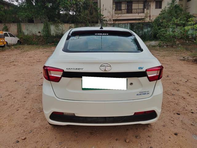 https://images10.gaadi.com/usedcar_image/4517060/original/processed_33f0ee2332979f308c0fdcc26f82055d.jpg?imwidth=6401