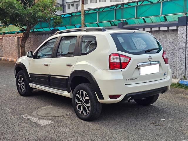 https://images10.gaadi.com/usedcar_image/4517105/original/processed_81bef824455e64620580e2a284cdc826.jpg?imwidth=6402