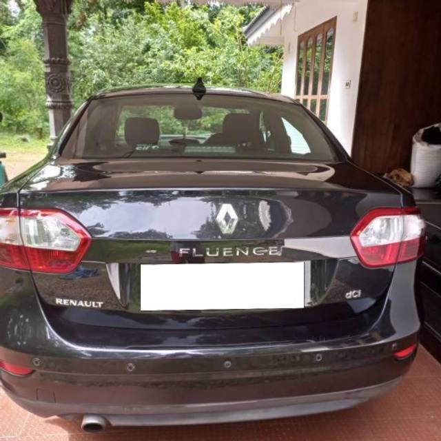 https://images10.gaadi.com/usedcar_image/4517106/original/processed_50aea14f-c577-4d33-9e45-fbf2326b420f.jpg?imwidth=6401