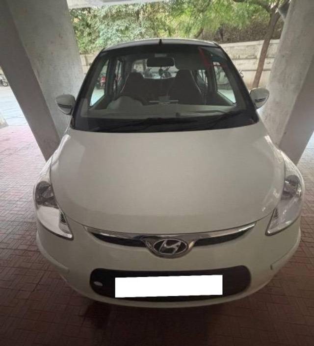 https://images10.gaadi.com/usedcar_image/4517108/original/processed_2fd0da5d-f20c-4482-88e5-ac1e39e86081.jpeg?imwidth=6401