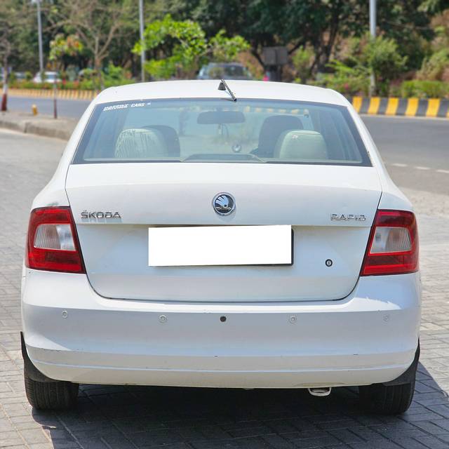 https://images10.gaadi.com/usedcar_image/4517113/original/processed_c93a9fddd2cbc6f1dd453f354ff237c2.jpg?imwidth=6401