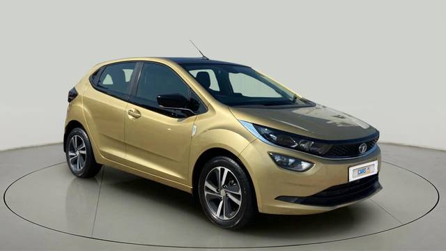 https://images10.gaadi.com/usedcar_image/4517115/original/3b767cf75e7aede35b4375f3d93bff0c.jpg?imwidth=6400