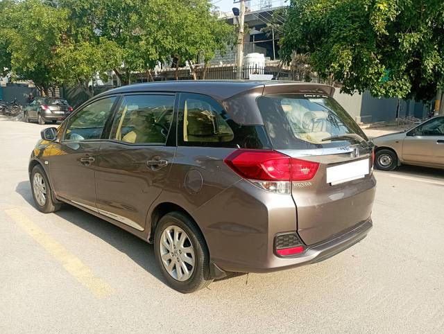 https://images10.gaadi.com/usedcar_image/4517130/original/processed_7d4887e608f323e240b18286b428382c.jpg?imwidth=6402