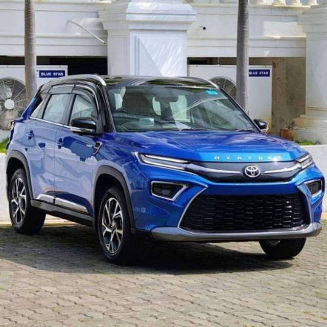 https://images10.gaadi.com/usedcar_image/4517145/original/processed_93ff19b0-72ed-4862-8265-6c094cabfaf5.png?imwidth=6400