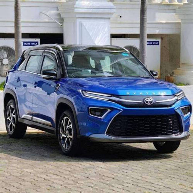 https://images10.gaadi.com/usedcar_image/4517145/original/processed_processed_93ff19b0-72ed-4862-8265-6c094cabfaf5.png?imwidth=6400