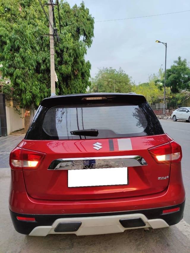https://images10.gaadi.com/usedcar_image/4517198/original/processed_05ba47c8-e2f7-41e3-af25-b5660853417f.jpg?imwidth=6401