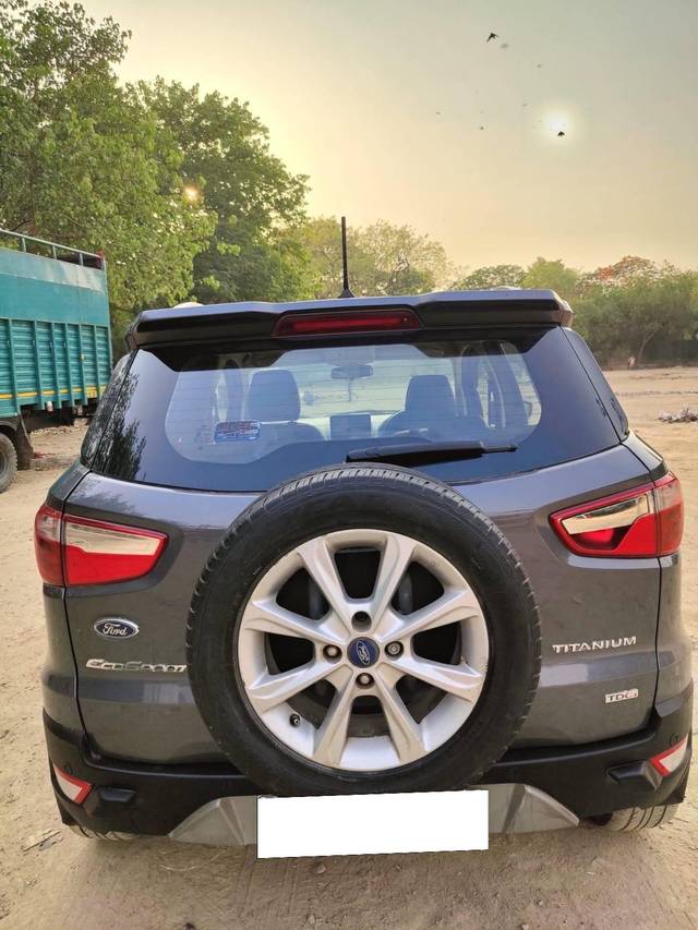 https://images10.gaadi.com/usedcar_image/4517216/original/processed_22bc8055-0d1f-4652-870a-d0851aac2610.jpg?imwidth=6401
