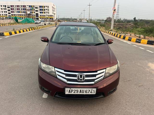 https://images10.gaadi.com/usedcar_image/4517259/original/dca64d806c57a6cbe96aa37490a18bbe.jpg?imwidth=6401
