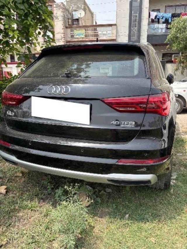https://images10.gaadi.com/usedcar_image/4517267/original/processed_6565703e-c89d-4ba6-8220-4504bf590855.jpeg?imwidth=6401