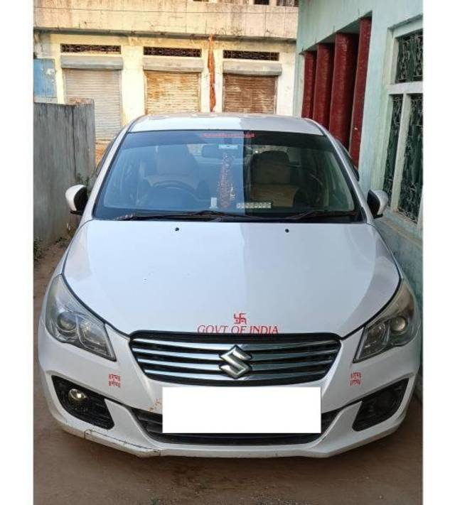 https://images10.gaadi.com/usedcar_image/4517292/original/processed_963e9f3c-b96e-4716-a257-e8f1196c913e.jpg?imwidth=6400