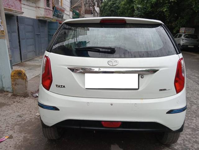 https://images10.gaadi.com/usedcar_image/4517308/original/processed_5fba667e-3e4a-4b90-9a7f-e589710c66c2.jpg?imwidth=6400