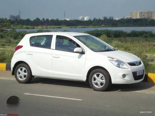 https://images10.gaadi.com/usedcar_image/4517333/original/processed_3975f484-a8d5-413d-8962-dc4003e4ea15.jpg?imwidth=6400