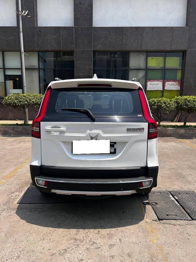 https://images10.gaadi.com/usedcar_image/4517383/original/processed_65a905972f07fa6d8bd5ea316758a21d.jpg?imwidth=6402