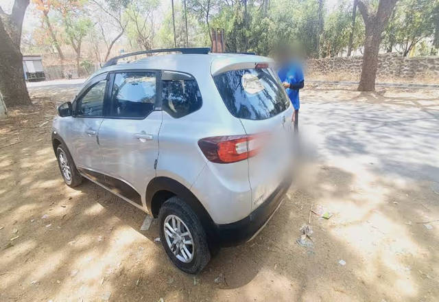 https://images10.gaadi.com/usedcar_image/4517394/original/f7149a8f-63b6-4a60-8fb9-28dd09f79fb5.?imwidth=6401