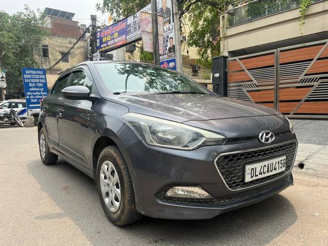 https://images10.gaadi.com/usedcar_image/4517453/original/ee63194e574df9dbce5b0eeb3fff0e4f.jpg?imwidth=6402