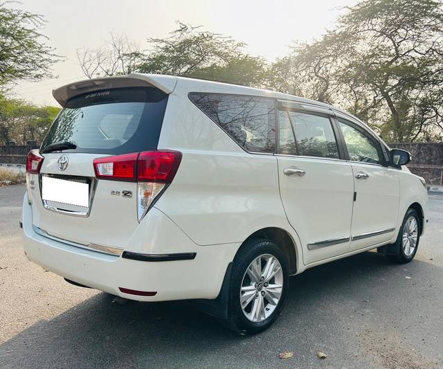 https://images10.gaadi.com/usedcar_image/4517457/original/processed_b51531fb496506329e2297ff5e116c77.jpg?imwidth=6402