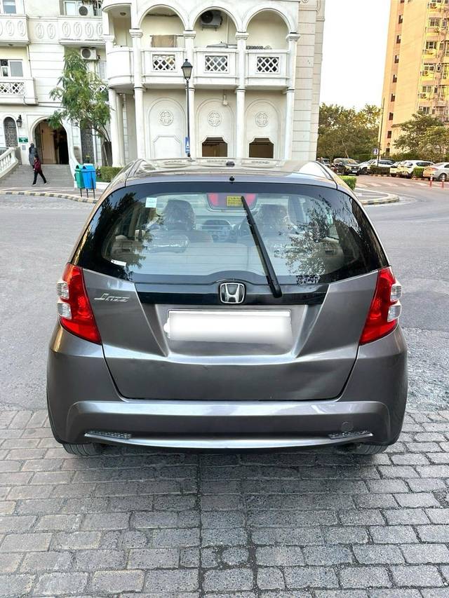 https://images10.gaadi.com/usedcar_image/4517458/original/processed_29e6f5486d4545f89205255c3257eac0.jpg?imwidth=6402
