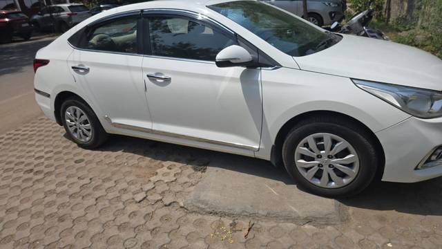 https://images10.gaadi.com/usedcar_image/4517479/original/342731fd-ddf5-438b-a212-43164799110c.jpg?imwidth=6400