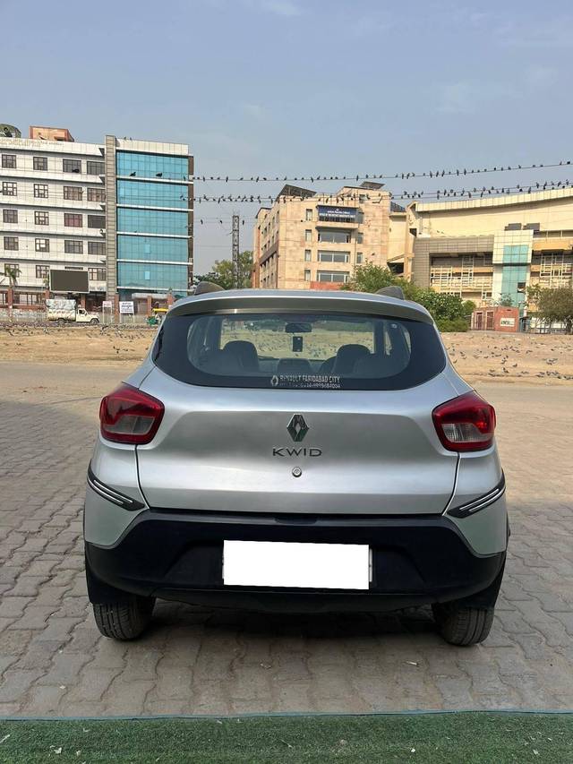 https://images10.gaadi.com/usedcar_image/4517512/original/processed_761f91c313b2e579e2a0bcafe31fb88e.jpg?imwidth=6402