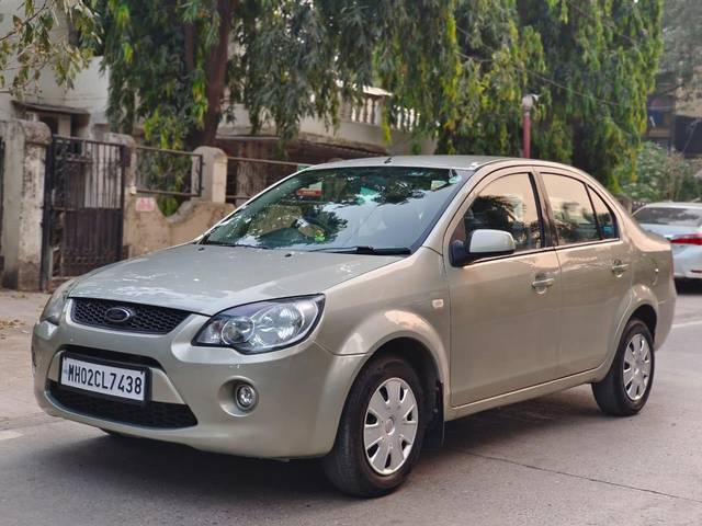 https://images10.gaadi.com/usedcar_image/4517571/original/e9fa52ff8e41abf99a60a3260ae896d2.jpg?imwidth=6401