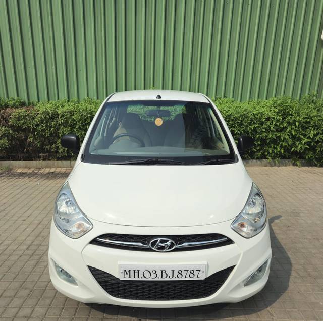 https://images10.gaadi.com/usedcar_image/4517575/original/b7edcc40f7aa99287c5bfa14482144a3.jpg?imwidth=6400