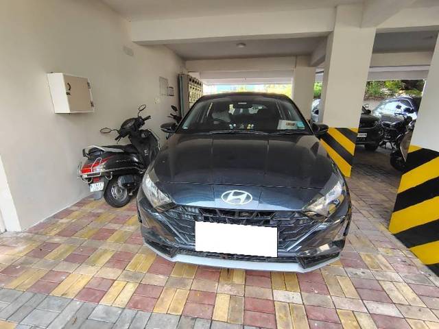 https://images10.gaadi.com/usedcar_image/4517611/original/processed_42b0e8b5-c1d1-4959-a646-2c1ea4a0419a.jpg?imwidth=6400