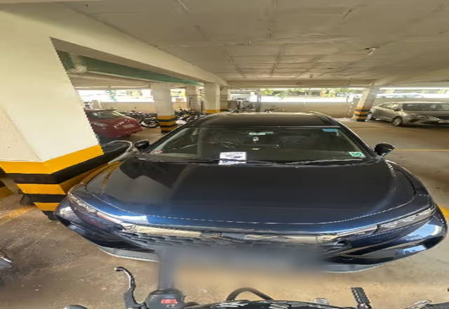 https://images10.gaadi.com/usedcar_image/4517643/original/90bafe16-4344-4d26-975d-b77c92775aef.?imwidth=6402