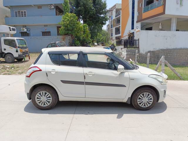https://images10.gaadi.com/usedcar_image/4517661/original/e68594c8b3ef6eae49431f2f7144e3d1.jpg?imwidth=6401
