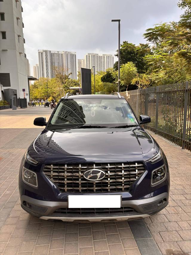 https://images10.gaadi.com/usedcar_image/4517672/original/processed_29834160-af3b-4c9f-aee9-8aefb57fa457.jpg?imwidth=6400
