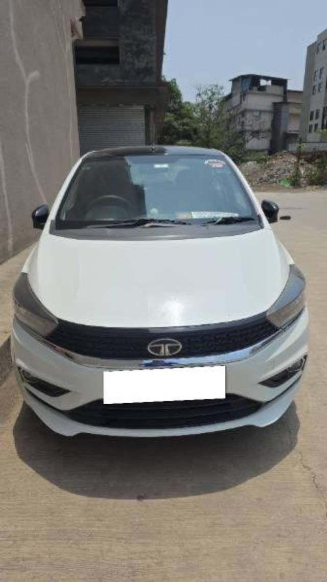 https://images10.gaadi.com/usedcar_image/4517676/original/processed_0ec134dd-43f9-4c90-8e16-a5ee69abe188.jpg?imwidth=6400