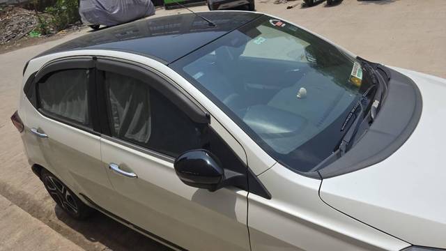 https://images10.gaadi.com/usedcar_image/4517676/original/processed_e081dc72-f1aa-4a23-a4b4-1f1c1aa19836.jpg?imwidth=6401