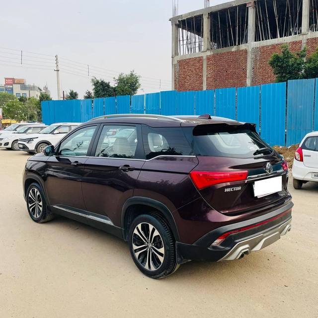 https://images10.gaadi.com/usedcar_image/4517681/original/processed_bbf7ebe6c83aae2f254ba9dc8240a12e.jpg?imwidth=6402