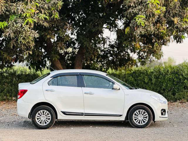 https://images10.gaadi.com/usedcar_image/4517702/original/cb402e098c325308279e523dd8a7a1da.jpg?imwidth=6402