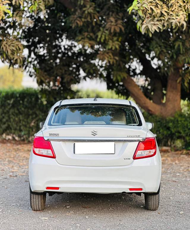 https://images10.gaadi.com/usedcar_image/4517702/original/processed_e97e0d20609c4883bf56dee95d49c521.jpg?imwidth=6402