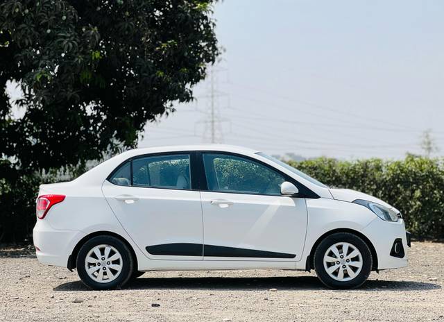 https://images10.gaadi.com/usedcar_image/4517707/original/6d65b4df562d9efbdb3989d5586dc510.jpg?imwidth=6401