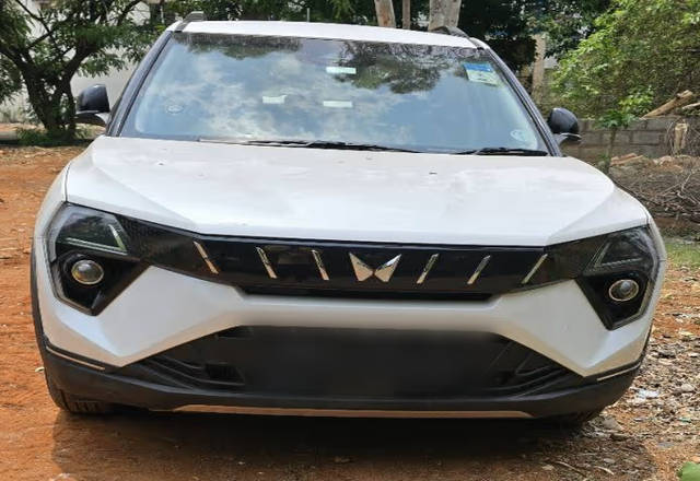 https://images10.gaadi.com/usedcar_image/4517708/original/94ecad08-dc4a-43c8-b5dc-8df59a4002b4.?imwidth=6400