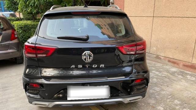 https://images10.gaadi.com/usedcar_image/4517710/original/processed_processed_f0162a0c-98cc-4cec-8d4b-e32e568152ce.jpg?imwidth=6400