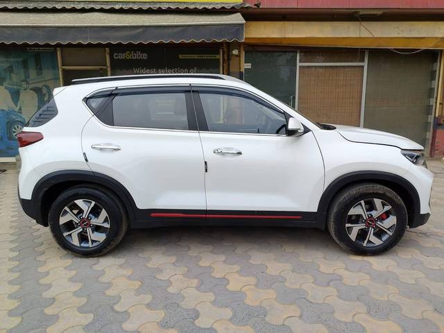 https://images10.gaadi.com/usedcar_image/4517717/original/processed_2e027c0bf96aea73bb9b5f2e045f48ed.jpg?imwidth=6401