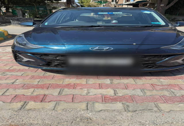 https://images10.gaadi.com/usedcar_image/4517725/original/8dbd5189-39dd-49b3-8388-de0186359ffa.?imwidth=6402