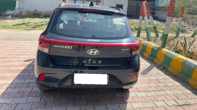 https://images10.gaadi.com/usedcar_image/4517725/original/processed_5e52e3c7-a3df-4dfd-8054-0d9714aab54f.jpg?imwidth=6400