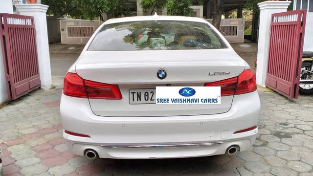 https://images10.gaadi.com/usedcar_image/4517760/original/processed_e0274203dadbbf892117fbaf99fd9372.jpg?imwidth=6402