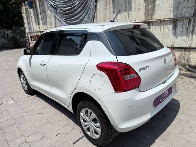 https://images10.gaadi.com/usedcar_image/4517766/original/processed_b5e8d136a6ee744c2b5e5fabbbed3576.jpg?imwidth=6402