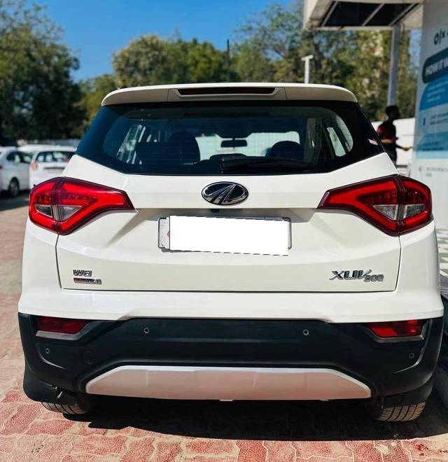 https://images10.gaadi.com/usedcar_image/4517774/original/processed_cc76f8e0b35e46f15ea9c1f6b43eba71.jpg?imwidth=6402
