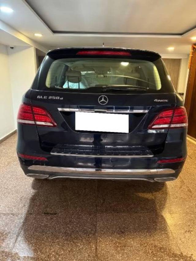 https://images10.gaadi.com/usedcar_image/4517782/original/processed_f8172aa9-cece-4d47-bb5d-06cfe97deac3.jpeg?imwidth=6400