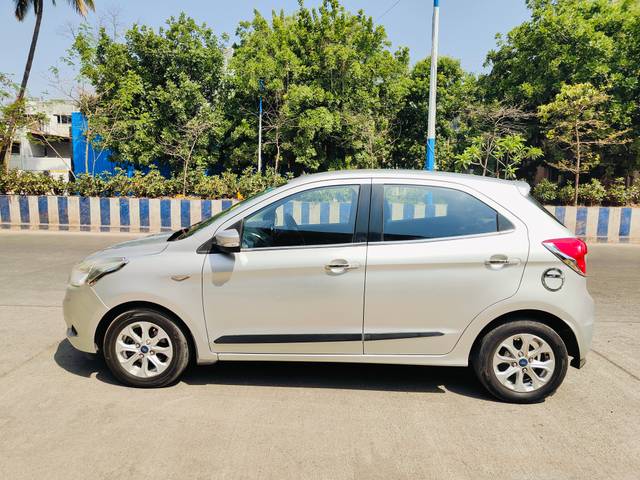 https://images10.gaadi.com/usedcar_image/4517785/original/7ac36c7d94b5a4957833e93fc9050765.jpg?imwidth=6402